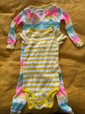 Carter’s 18M onesie duo
